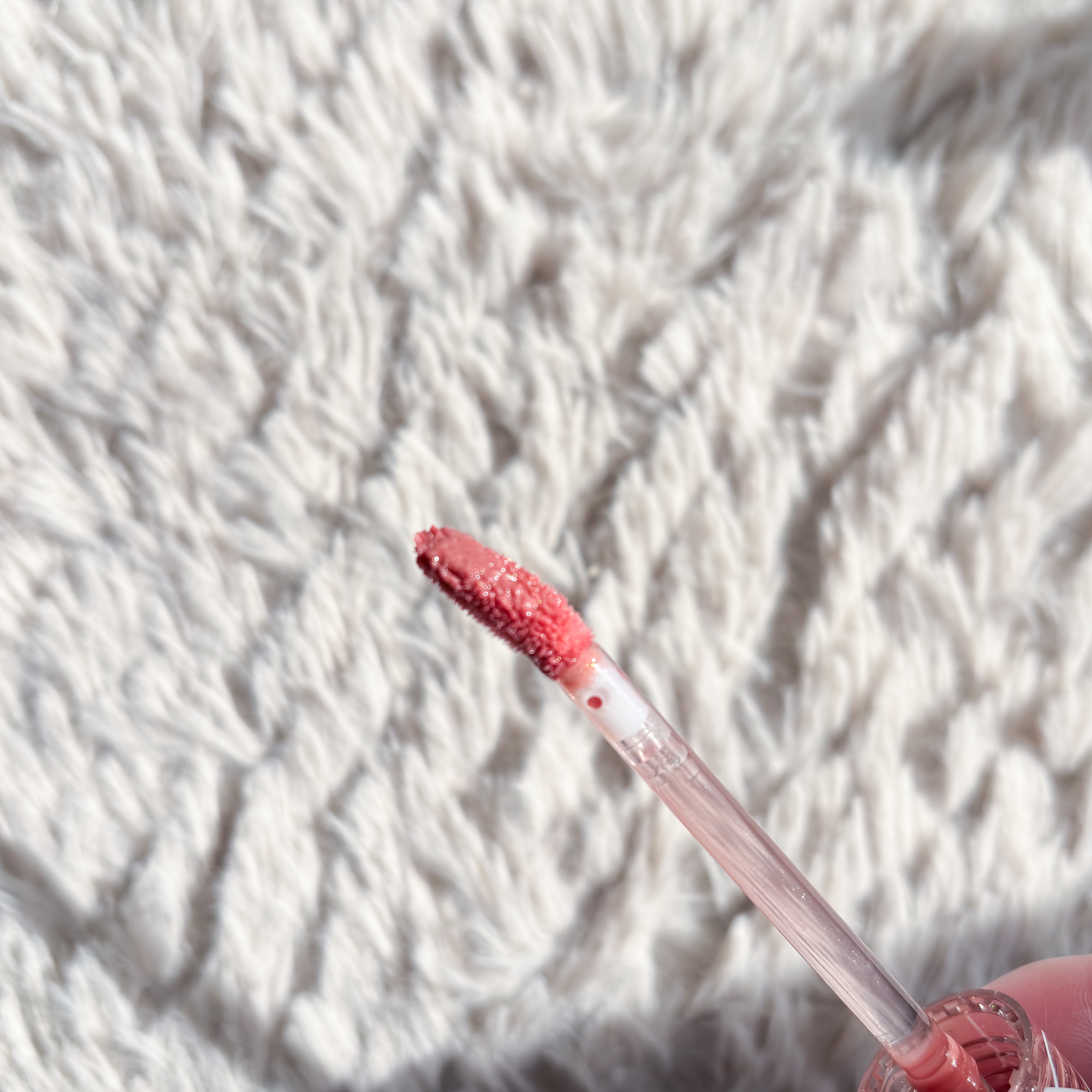 グラスティングカラーグロス 10 APRICOT SPARKLE (アプリコットスパークル)/rom&nd/リップグロスを使ったクチコミ（3枚目）