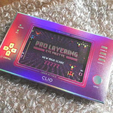 ゲーム好きにはたまらない…
完全にパケ買い！！！

CLIO PRO LAYERING EYE PALETTE

Qoo10にて購入！
3000円ちょいしたので安いとはいえませんが
この色数なら納得☺️