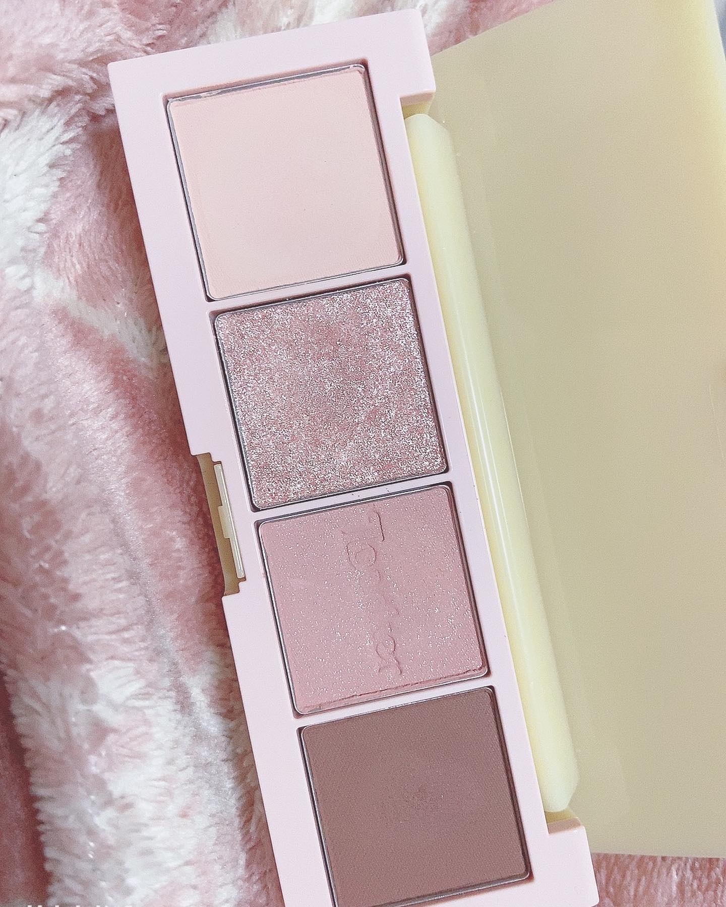 ローカー プレイカラーアイズミニ/ETUDE/アイシャドウパレットを使ったクチコミ（2枚目）