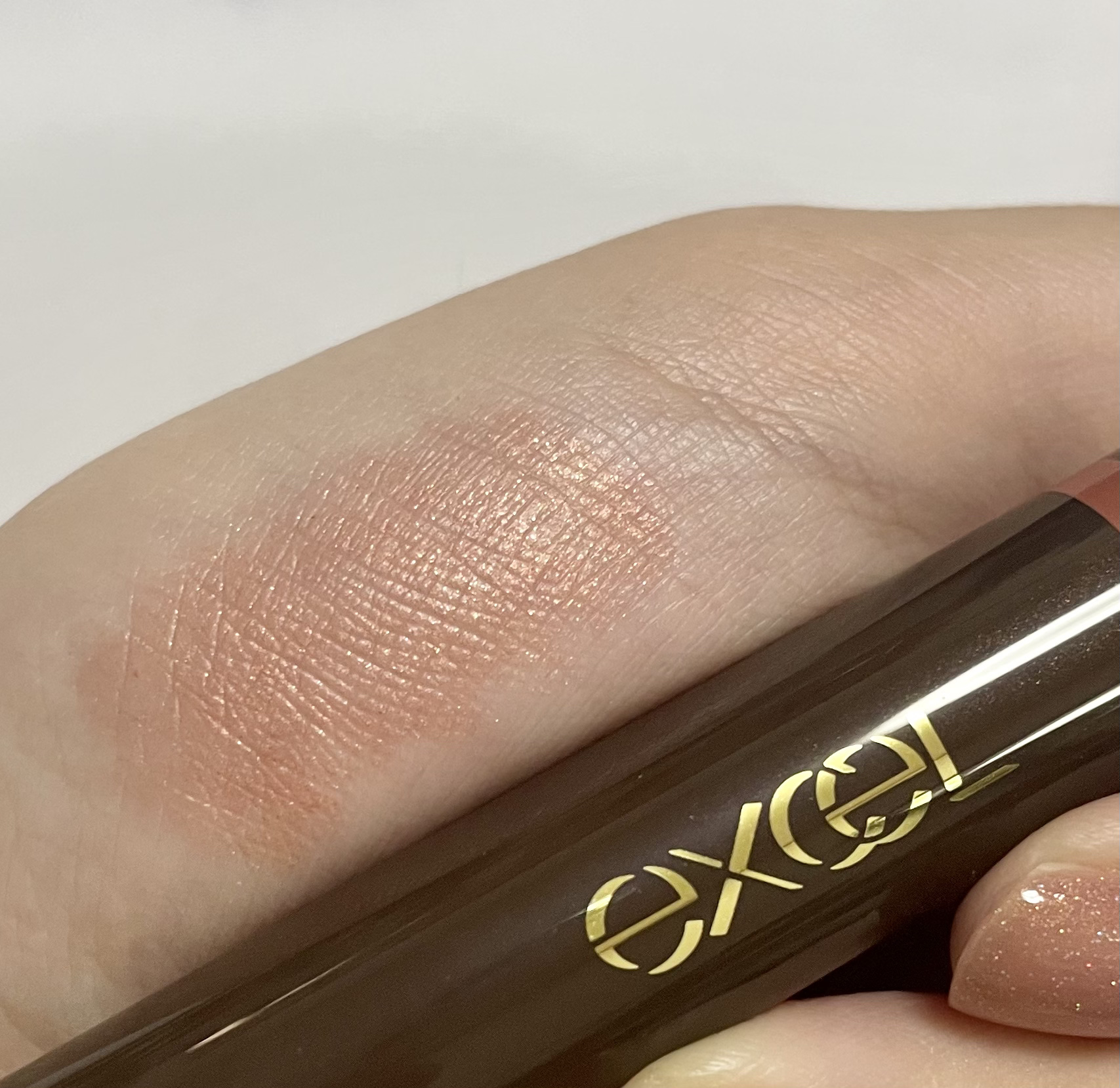 グリームオンフィットシャドウ GF02 エッグカップ/excel/スティックアイシャドウを使ったクチコミ（2枚目）