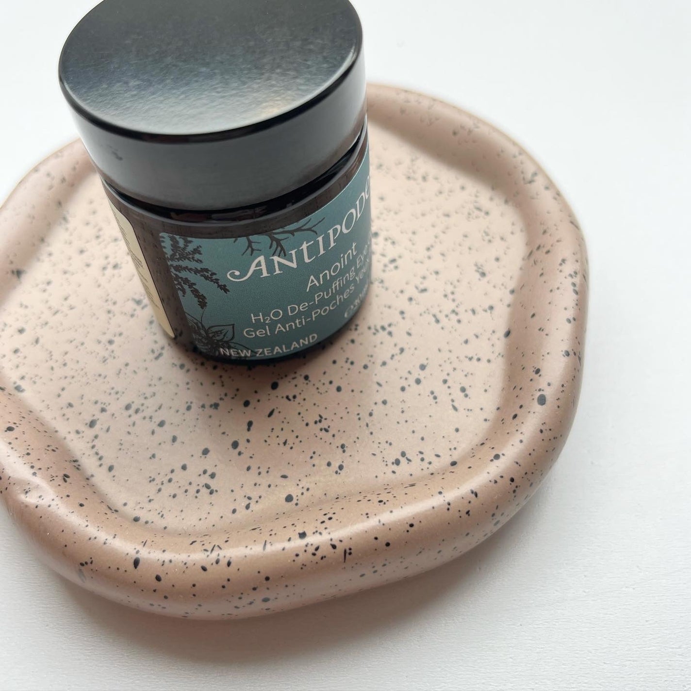 アノイント H2O ディパッフィング アイジェル/Antipodes/アイケア・アイクリームを使ったクチコミ(5枚目)