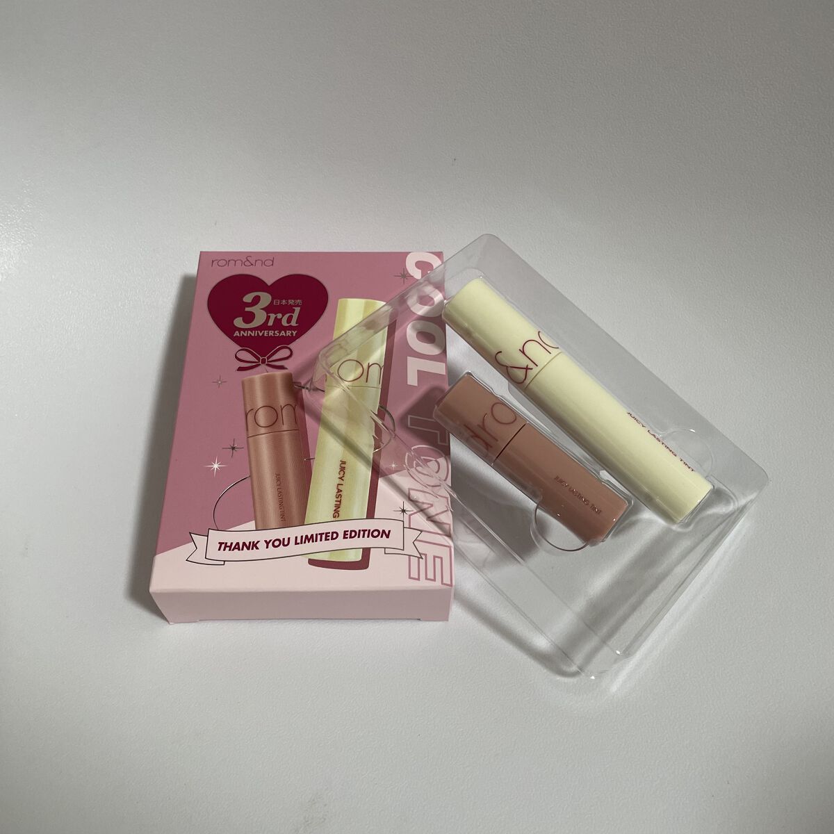 ジューシーラスティングティント/rom&nd/リップティントを使ったクチコミ（2枚目）