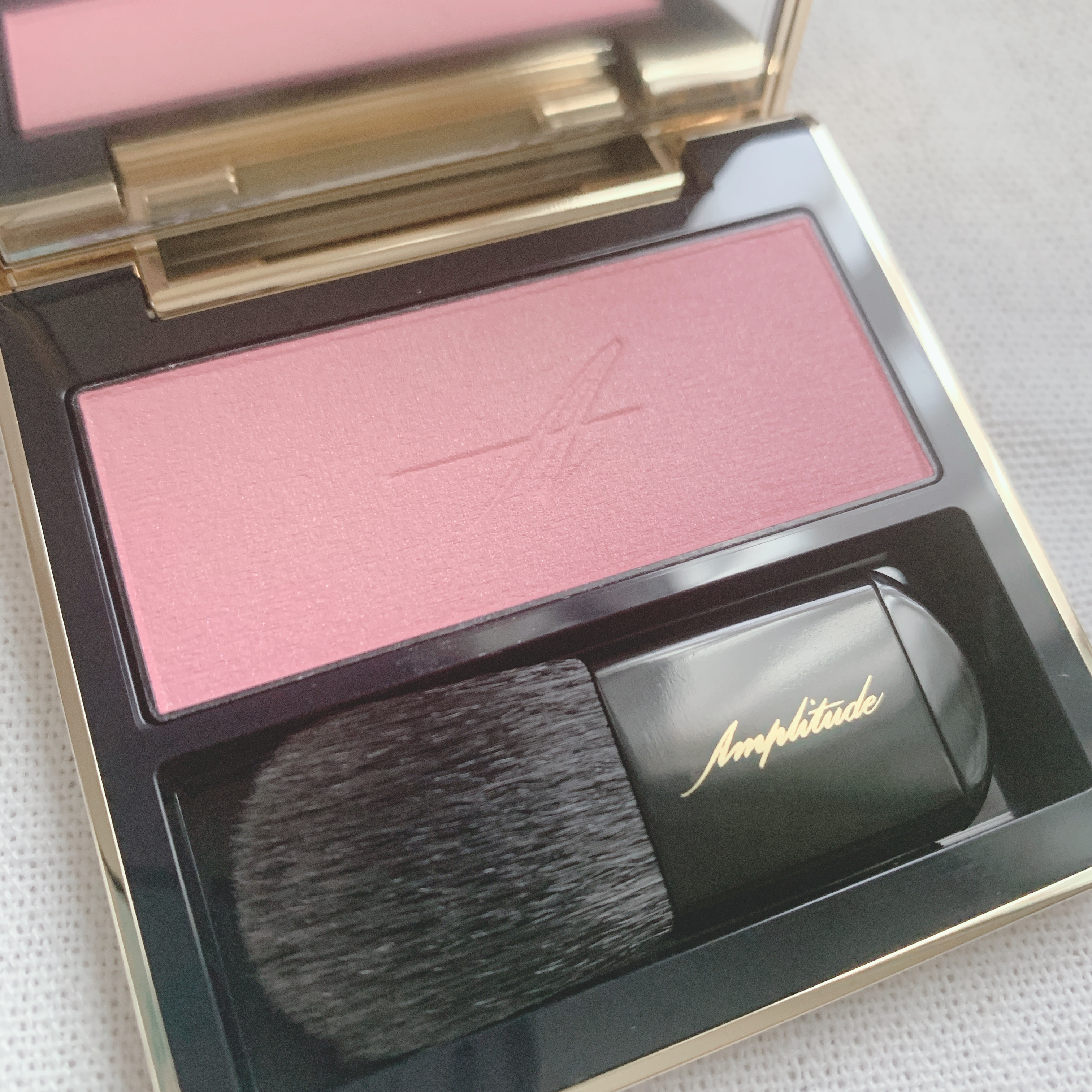 コンスピキュアス モノチークス/Amplitude/パウダーチークを使ったクチコミ（2枚目）