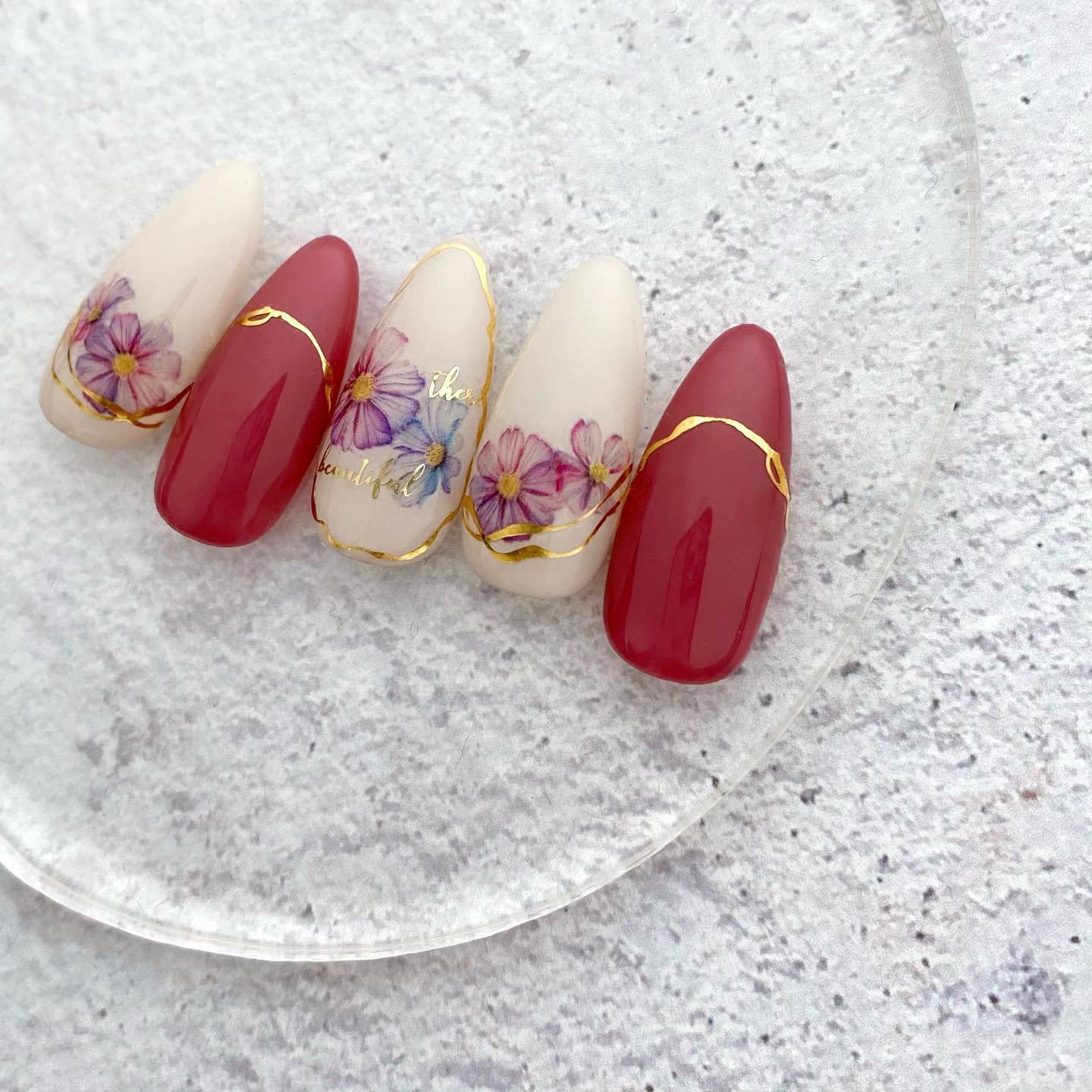 #コスモスネイル,#ラインネイル,#フレンチネイル,#ネイル,#囲みネイル,#秋ネイル,#夏ネイル,#夏ネイル,#花ネイル,#くすみネイル,#川口ネイル,#写ネイルのネイルデザイン