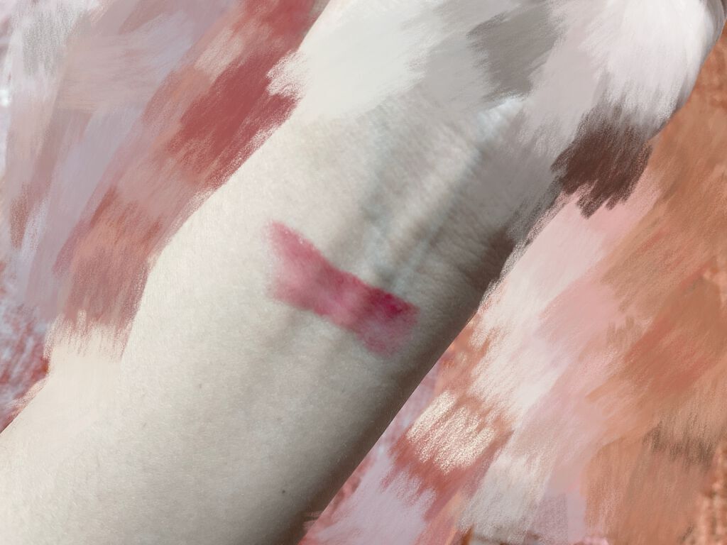 ヴォリュプテ ティントインバーム No.6 タッチミーレッド/YVES SAINT LAURENT BEAUTE/口紅を使ったクチコミ（2枚目）