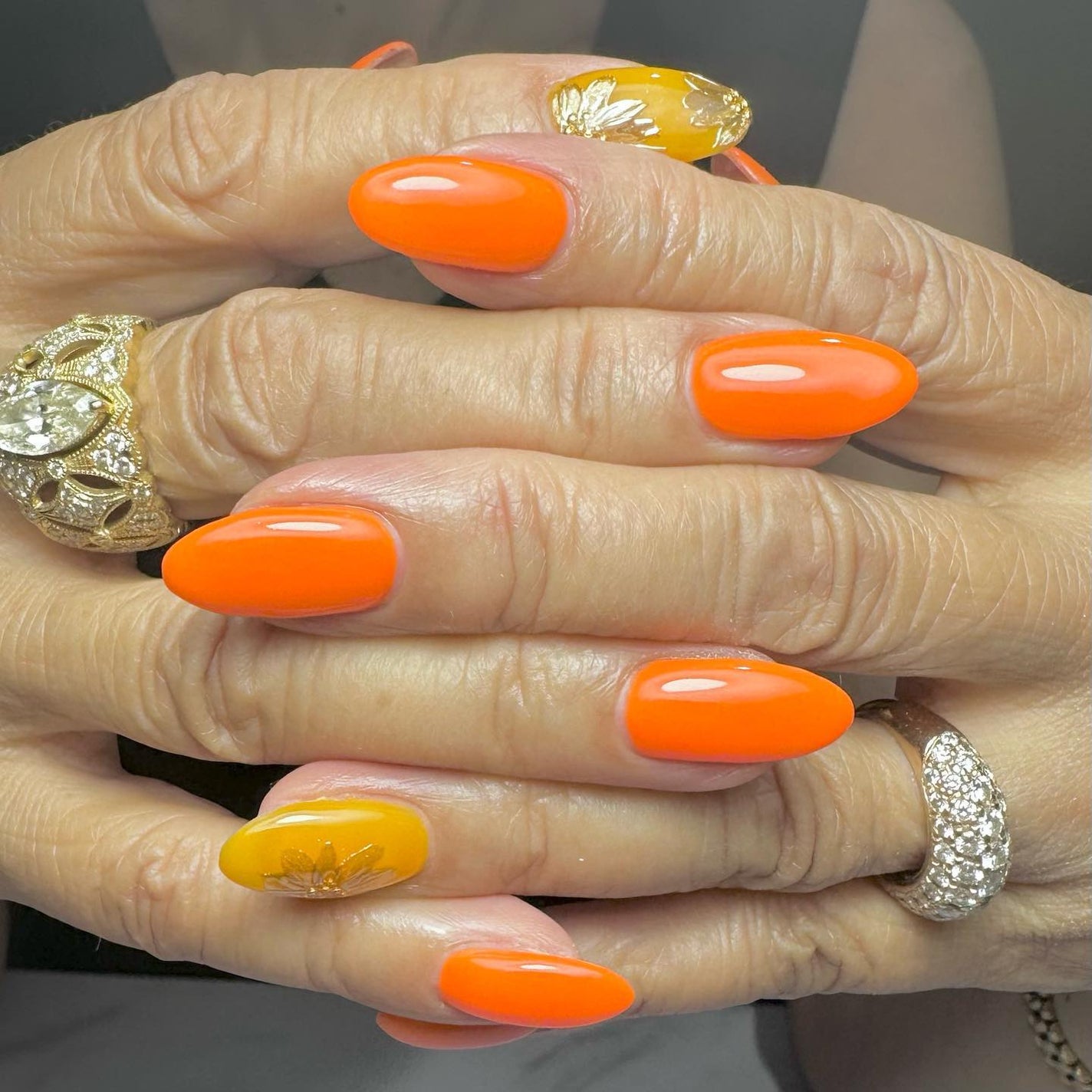 kanna on LIPS 「・・・𝕊𝕦𝕟𝕗𝕝𝕠𝕨𝕖𝕣𝕟𝕒𝕚𝕝🌻🧡💛ビタミンオレンジカラーに..」(2枚目)