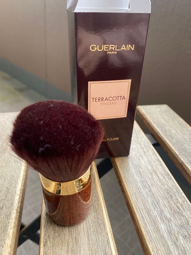 テラコッタ パウダー ブラシ/GUERLAIN/メイクブラシを使ったクチコミ（3枚目）