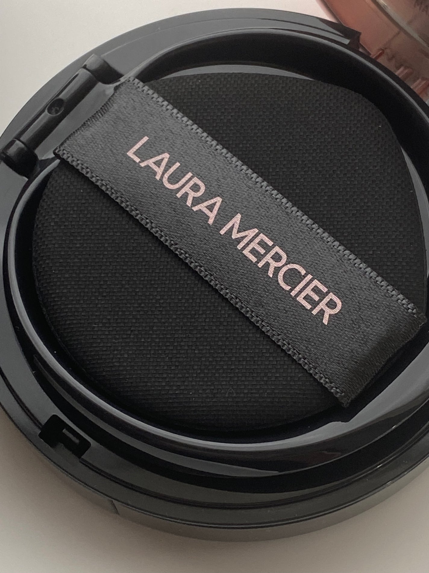 フローレス ルミエール ラディアンス パーフェクティング トーンアップ クッション/ローラ メルシエ/クッションファンデーションを使ったクチコミ(3枚目)