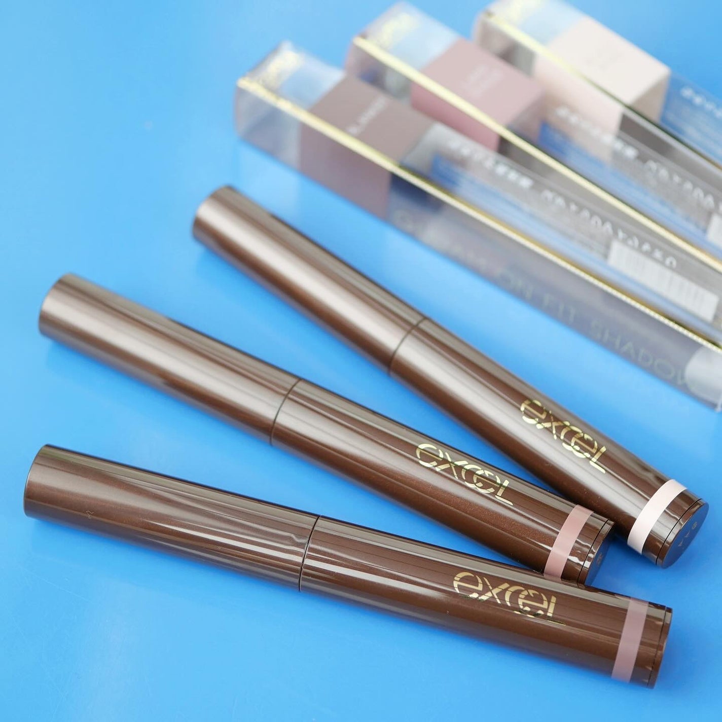 グリームオンフィットシャドウ/excel/スティックアイシャドウを使ったクチコミ(2枚目)