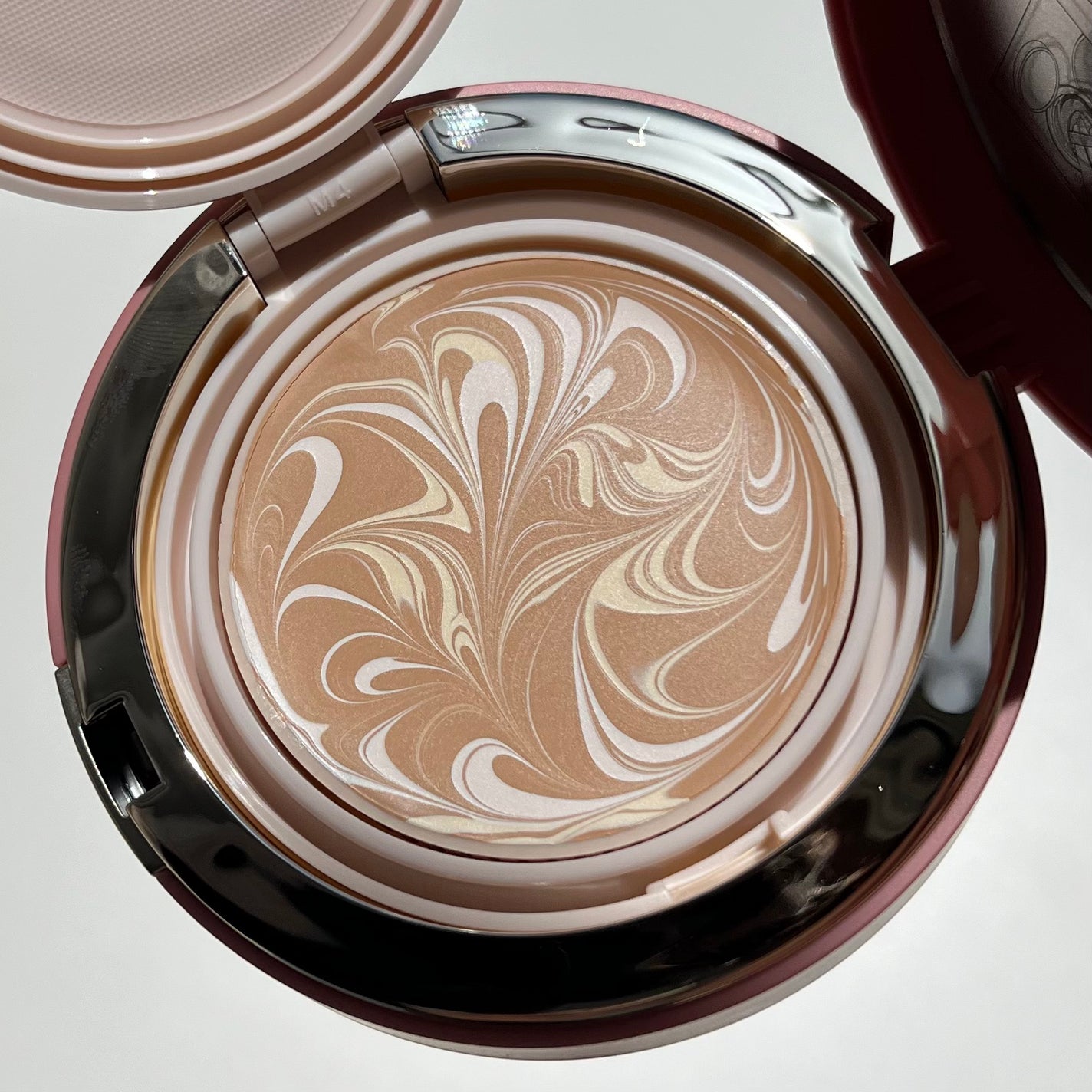 ヴェールヌーディ エッセンスパクトグロウ/AGE20’s/クリーム・エマルジョンファンデーションを使ったクチコミ(2枚目)