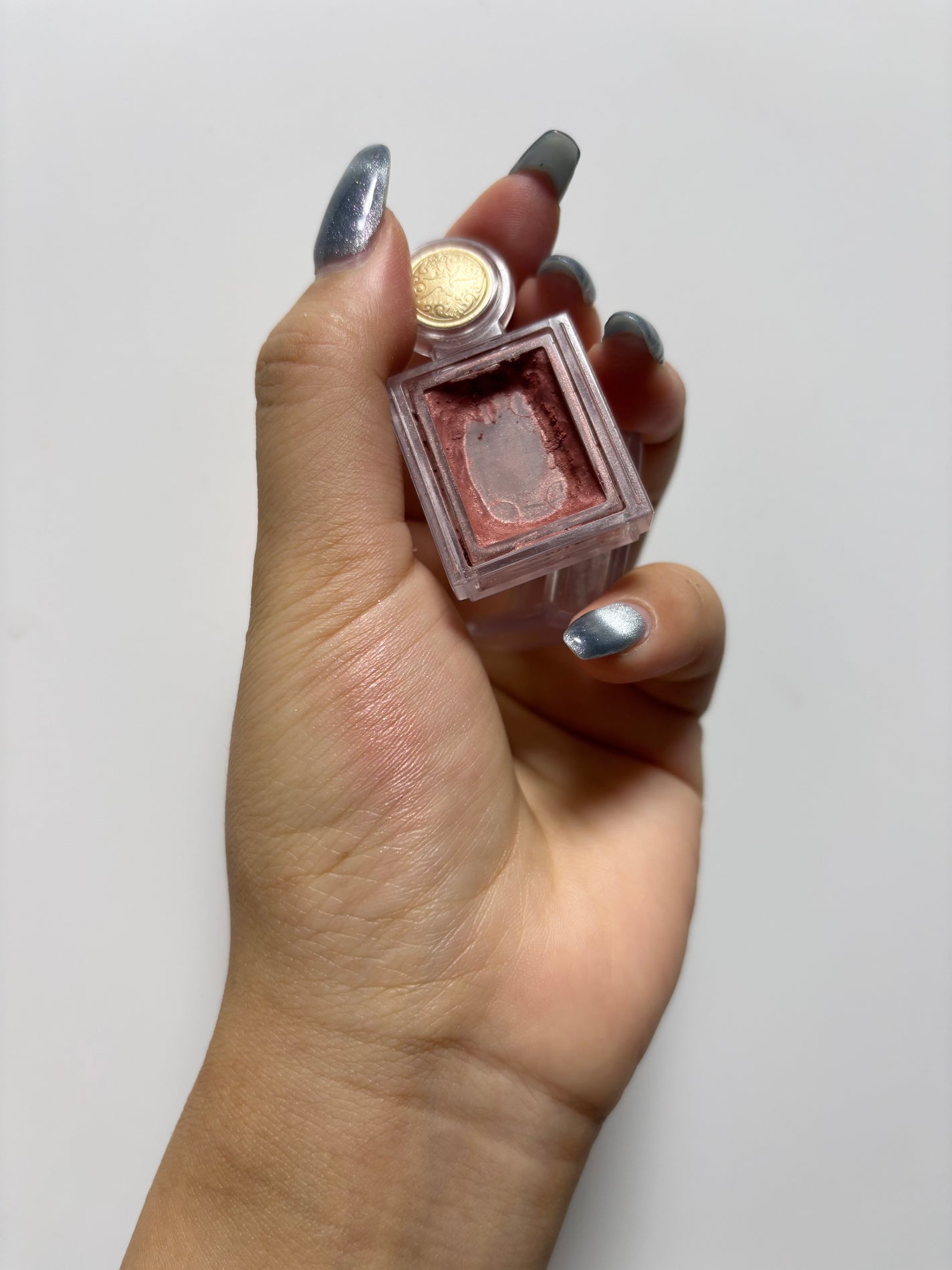 シャドーカスタマイズ/MAJOLICA MAJORCA/単色アイシャドウを使ったクチコミ(2枚目)