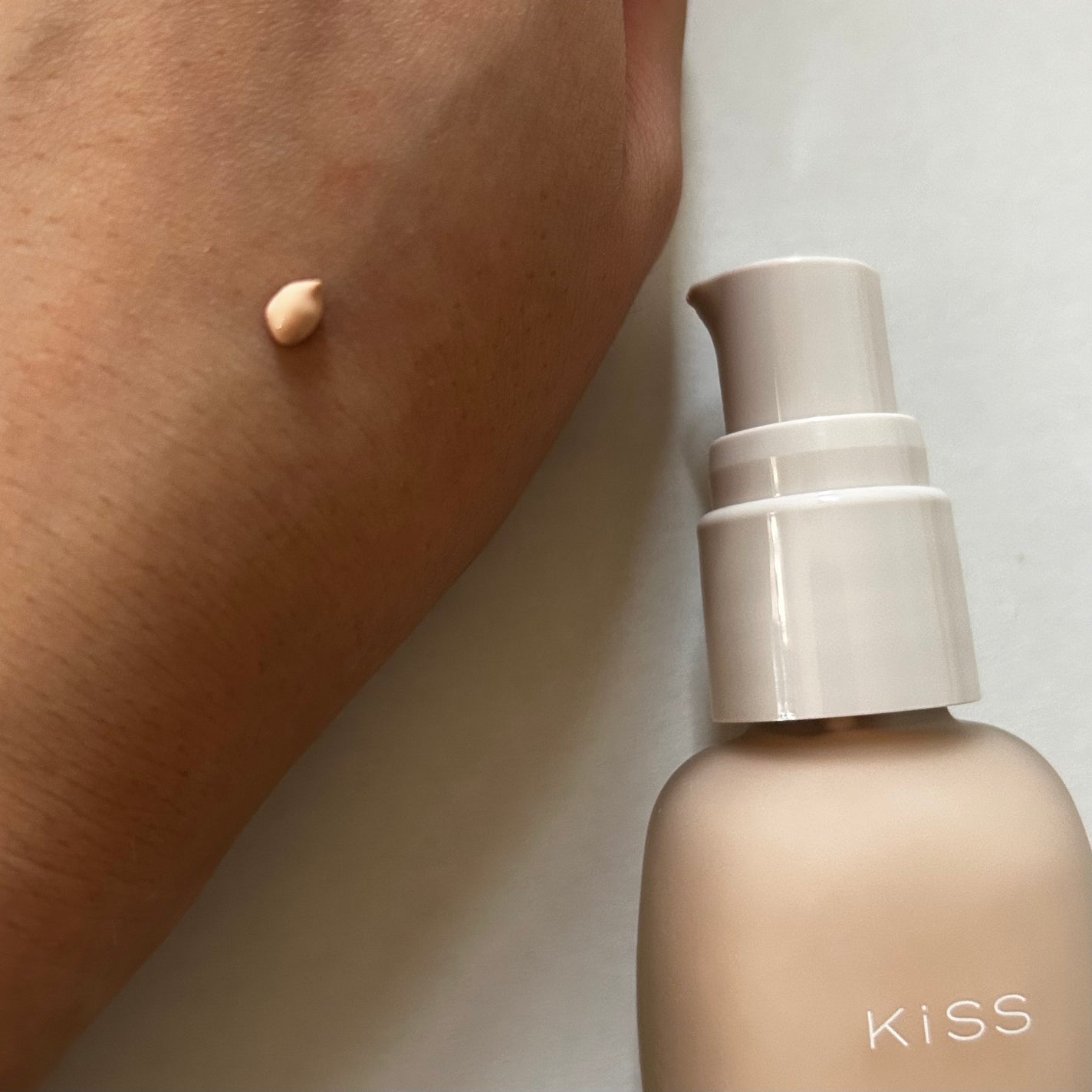 ミルキッシュガラスファンデ/KiSS/リキッドファンデーションを使ったクチコミ(3枚目)
