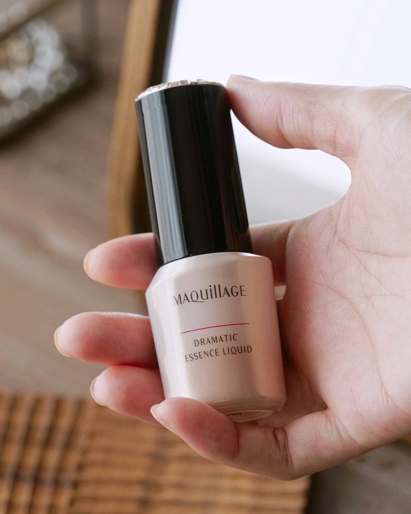 ドラマティックエッセンスリキッド/マキアージュ/リキッドファンデーションを使ったクチコミ（3枚目）