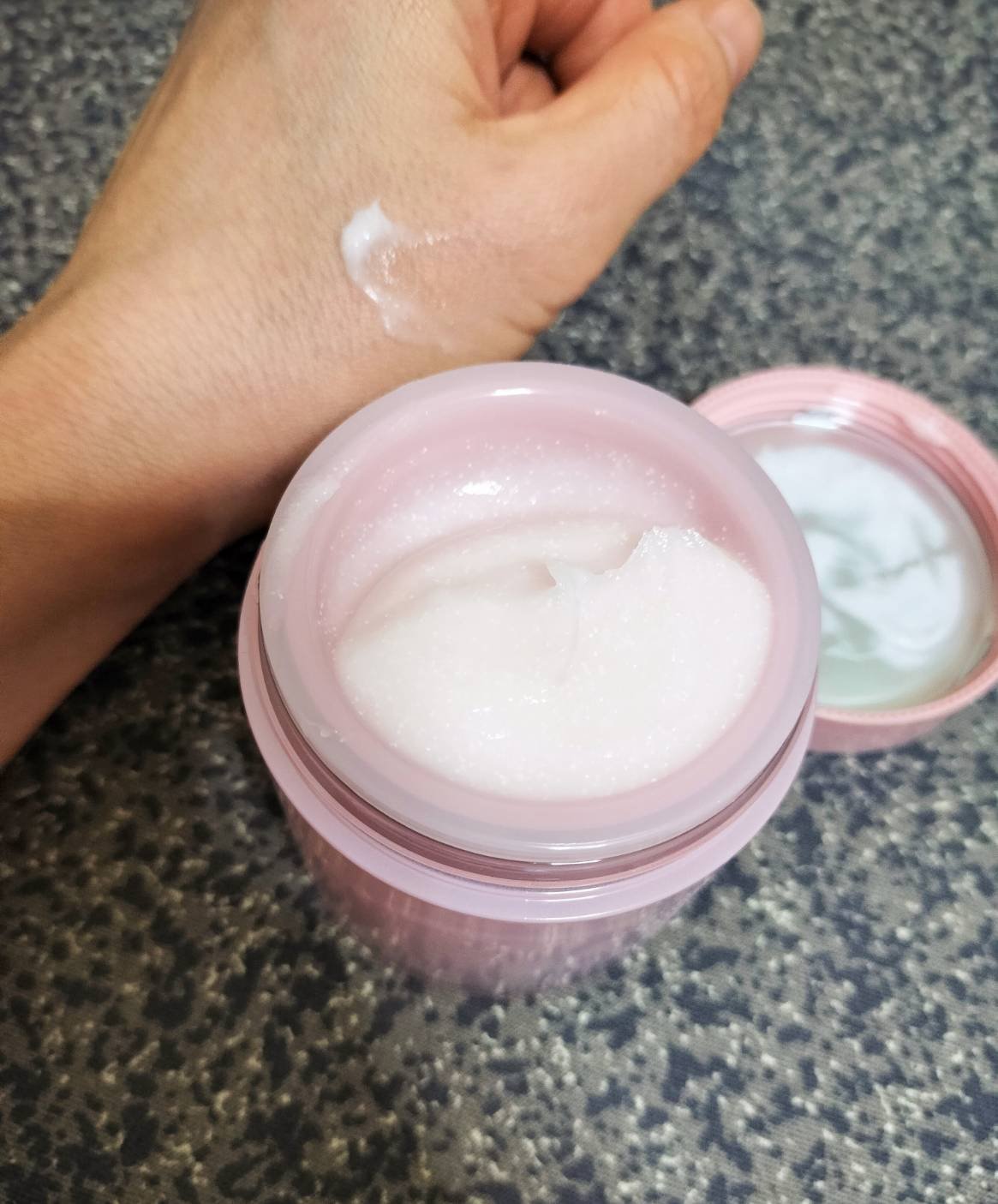 バウンシースリーピングマスク/LANEIGE/フェイスクリームを使ったクチコミ（2枚目）