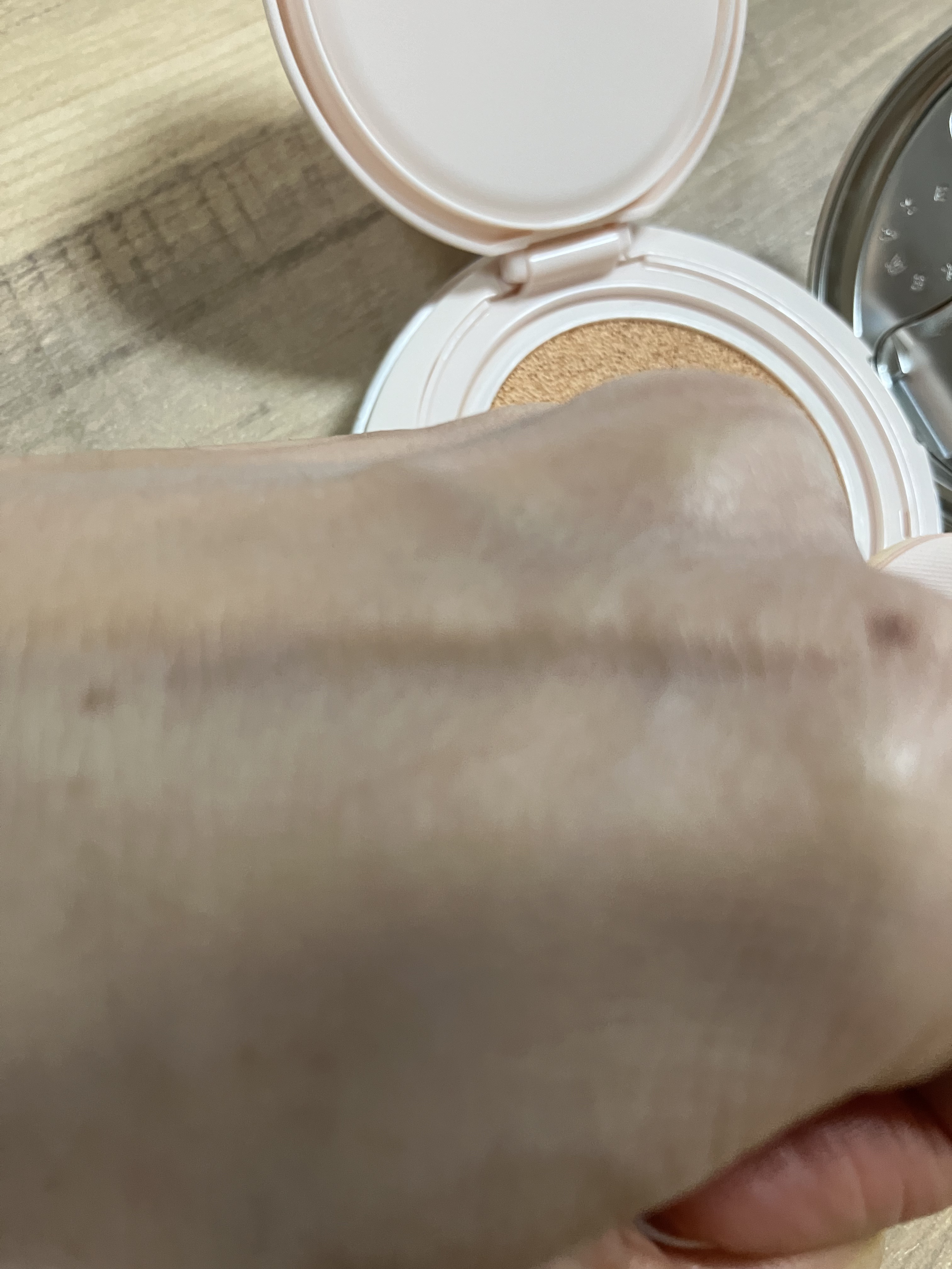 ウォーターベルベットカバークッション/wakemake/クッションファンデーションを使ったクチコミ（2枚目）