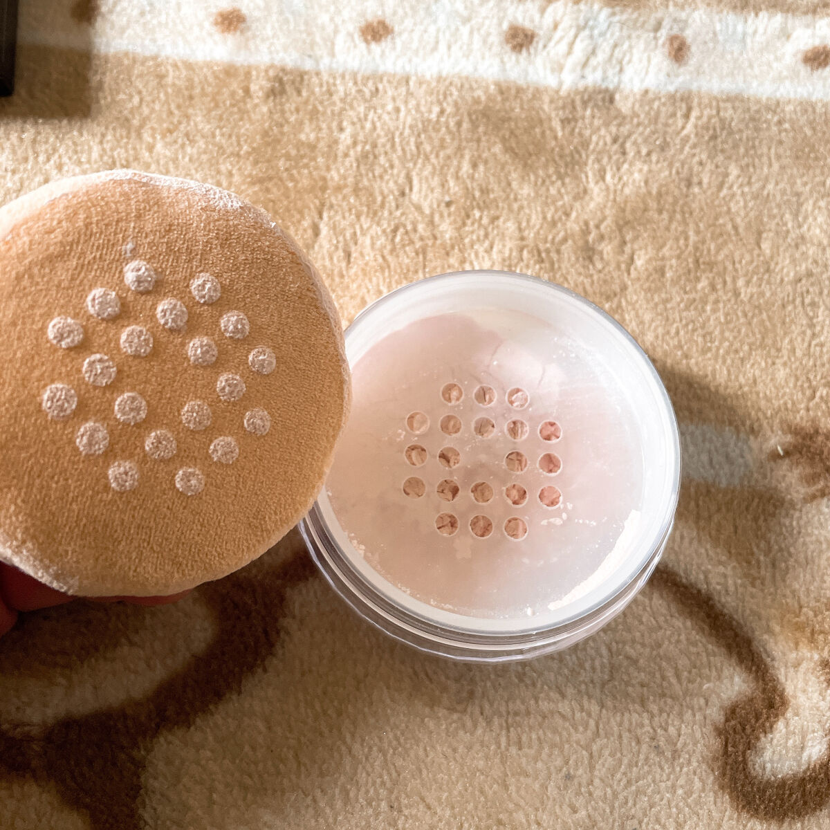 エモセラ モイストヴェールパウダー/ハウス オブ ローゼ/ルースパウダーを使ったクチコミ（2枚目）