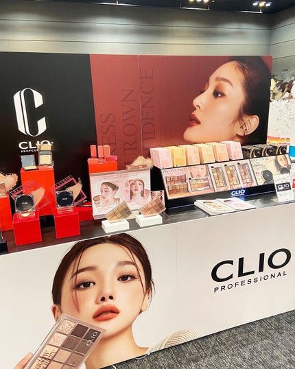 airi__koizumi on LIPS 「2022年もラストスパート!コスメ界隈ではベスコスの時期となっ..」(6枚目)