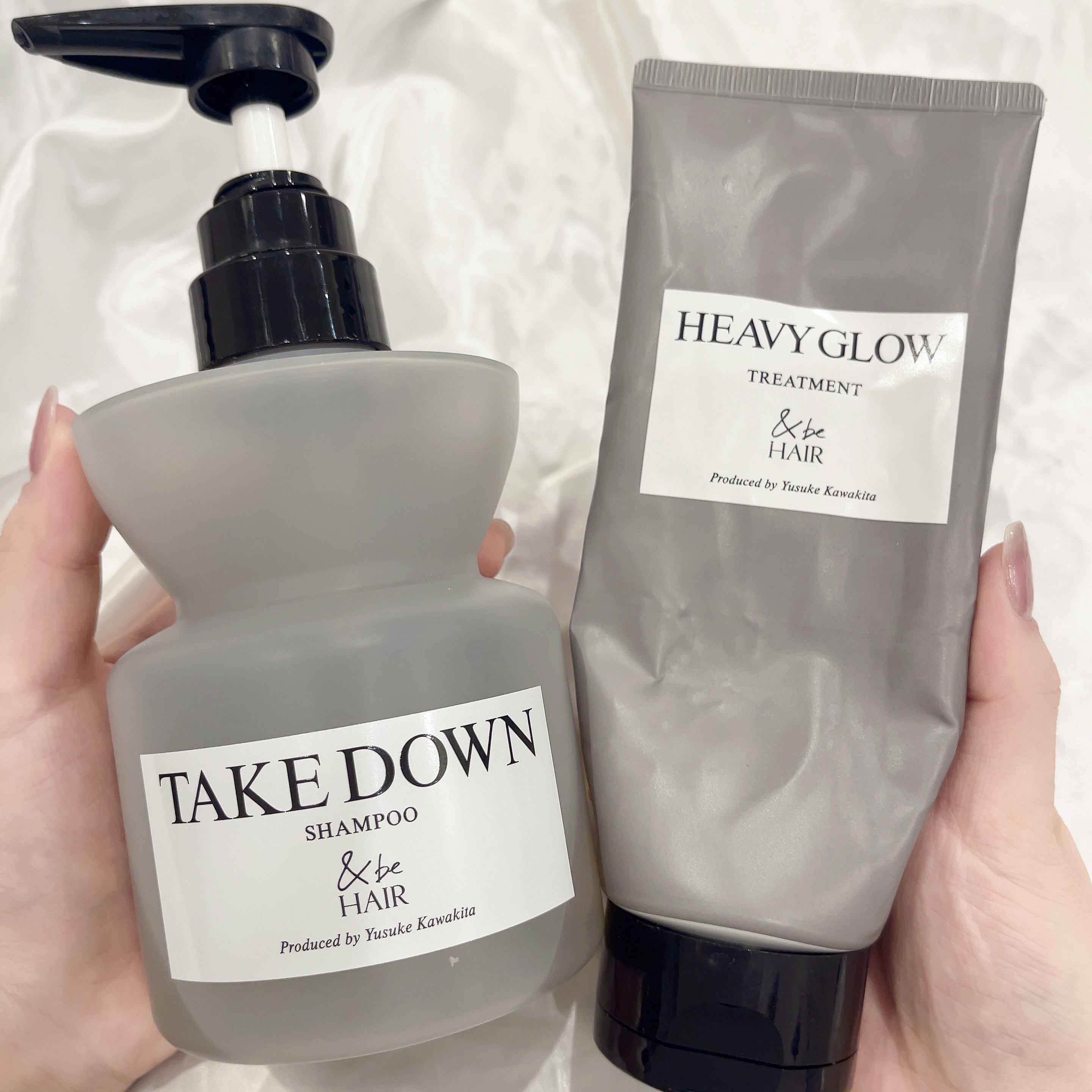 ＼潤ってまとまる髪へ／


୨୧┈┈┈┈┈┈┈┈┈┈┈┈┈┈┈┈┈୨୧

&be HAIR
テイクダウンシャンプー
ヘビーグロウトリートメント


●テイクダウンシャンプー
もったりとした重ためのテクスチャー。
泡立ちが良くて爽快感があるの