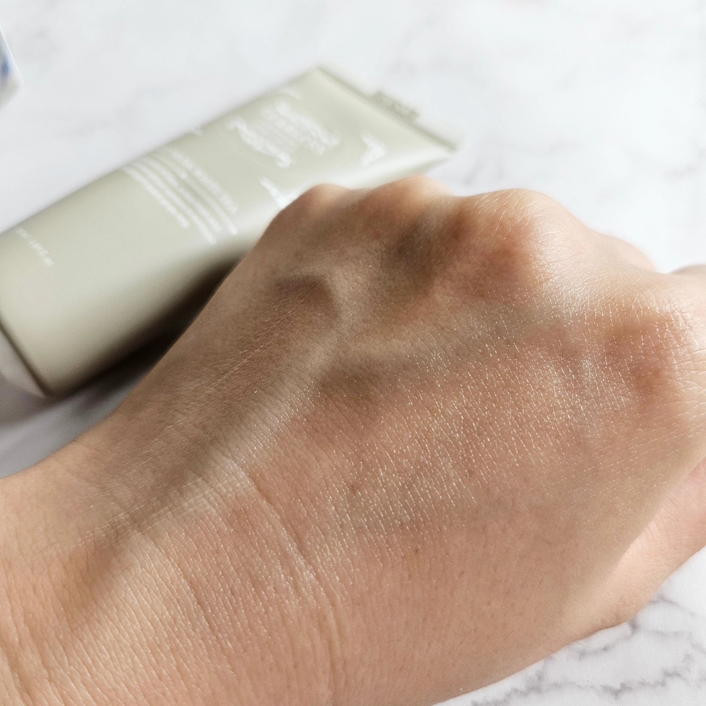 パフュームハンドクリーム リリームスクホワイトティーの香り/TEABLESS/ハンドクリームを使ったクチコミ（3枚目）