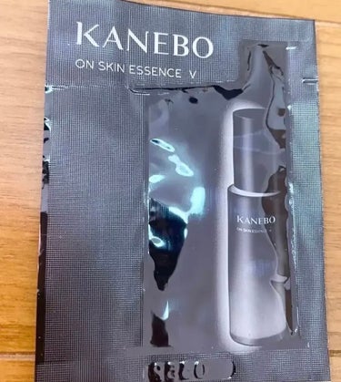 KANEBO カネボウ オン スキン エッセンス Vのクチコミ「KANEBO
カネボウ オン スキン エッセンス V

肌を保護し、肌のうるおいを保つ角層のバ.....」（1枚目）