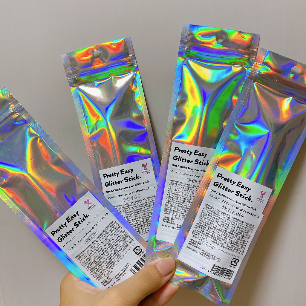 プリティー イージーグリッタースティック/unleashia/グリッターを使ったクチコミ（3枚目）