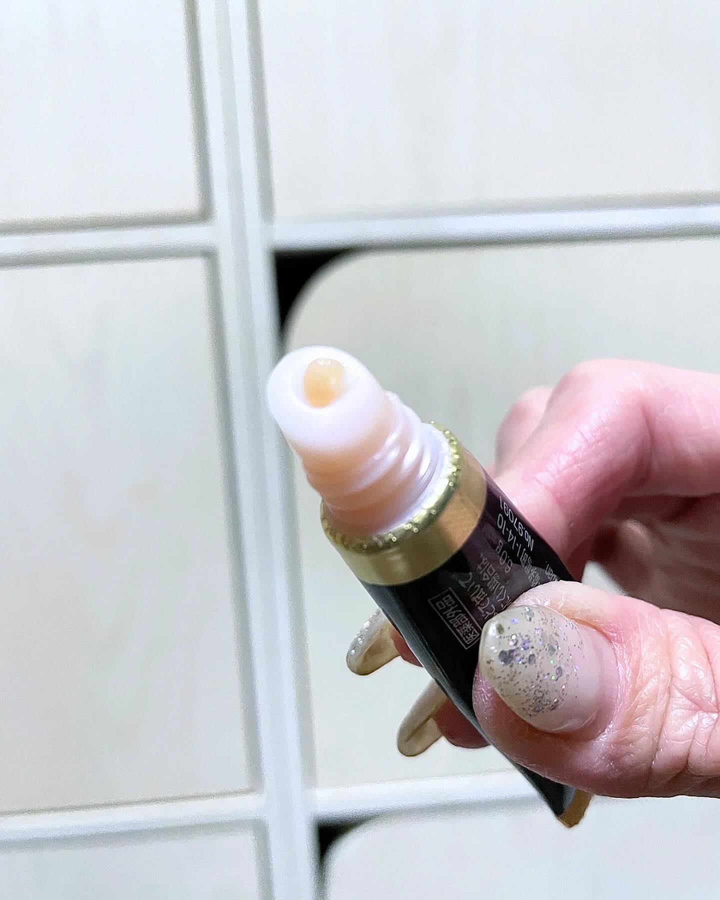 ニベア　ロイヤルブルーリップ　濃密美容ケア/ニベア/リップ美容液を使ったクチコミ（2枚目）