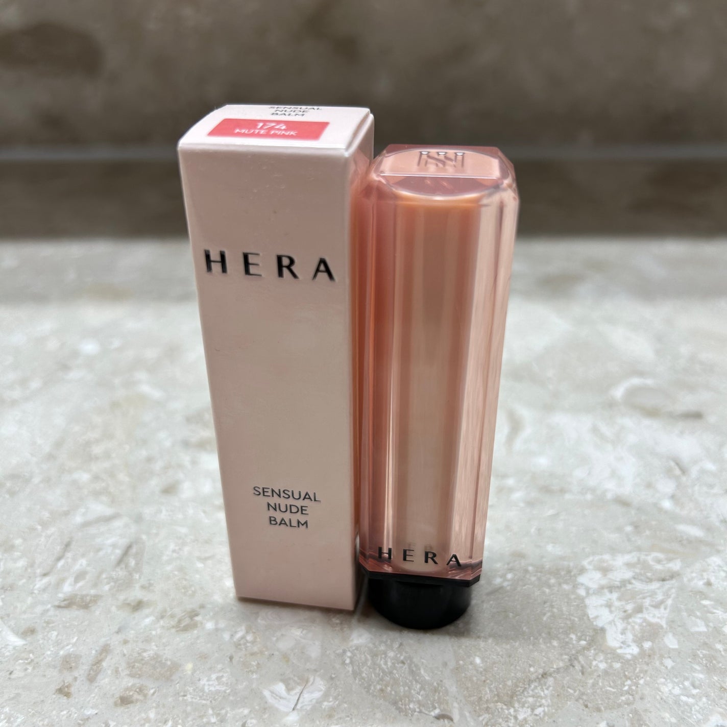 センシュアル ヌードバーム/HERA/リップバームを使ったクチコミ(2枚目)