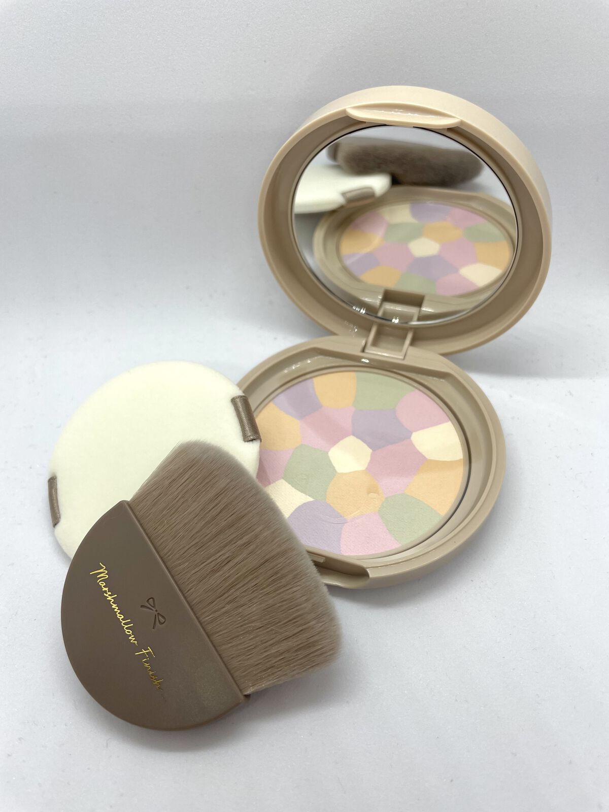 マシュマロフィニッシュパウダー　～Abloom～/キャンメイク/プレストパウダーを使ったクチコミ（2枚目）