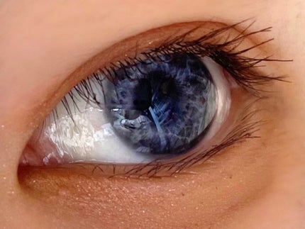 AIRI on LIPS 「私が何回もリピ買いしてる、オススメのアイシャドウパレットです♡..」(7枚目)