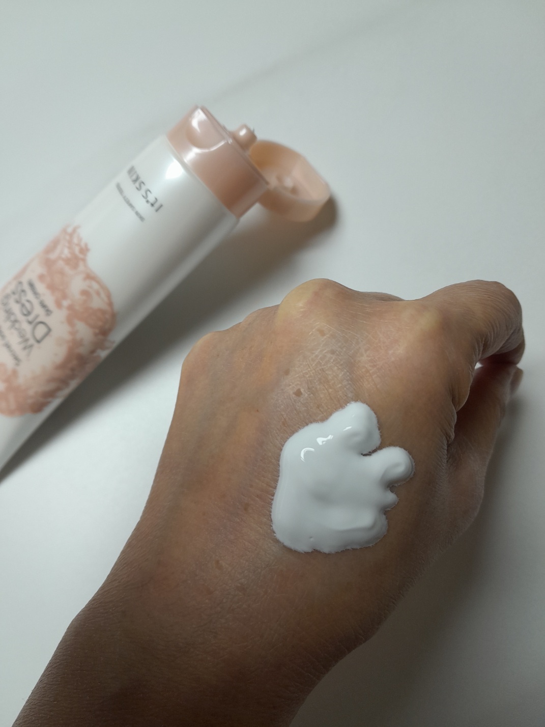 シークレットソルーションウェディングドレスピュアクリーム/It's skin/フェイスクリームを使ったクチコミ（2枚目）