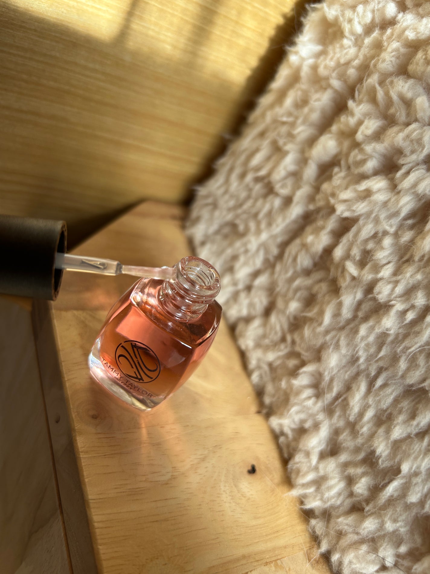 ピーチクイックドライ&キューティクルコンディショナー/タミーテイラー/ネイルオイル・トリートメントを使ったクチコミ(3枚目)