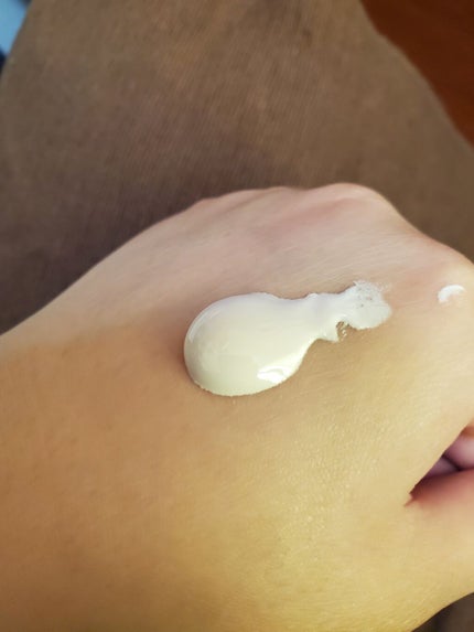 トーンアップUV エッセンス/サンカット®/日焼け止めローションを使ったクチコミ(2枚目)