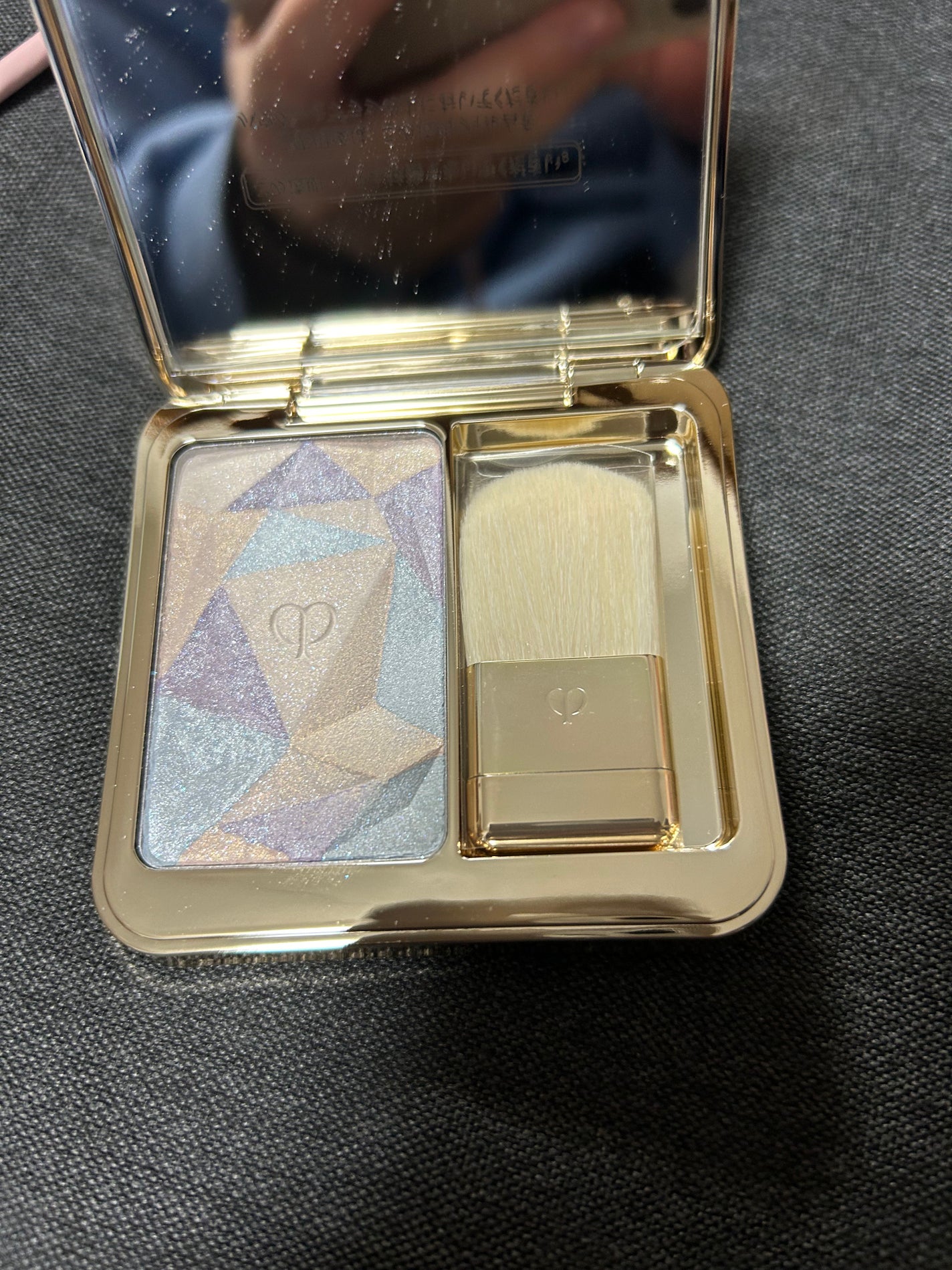 ル・レオスールデクラ /クレ・ド・ポー ボーテ/パウダーハイライトを使ったクチコミ(3枚目)