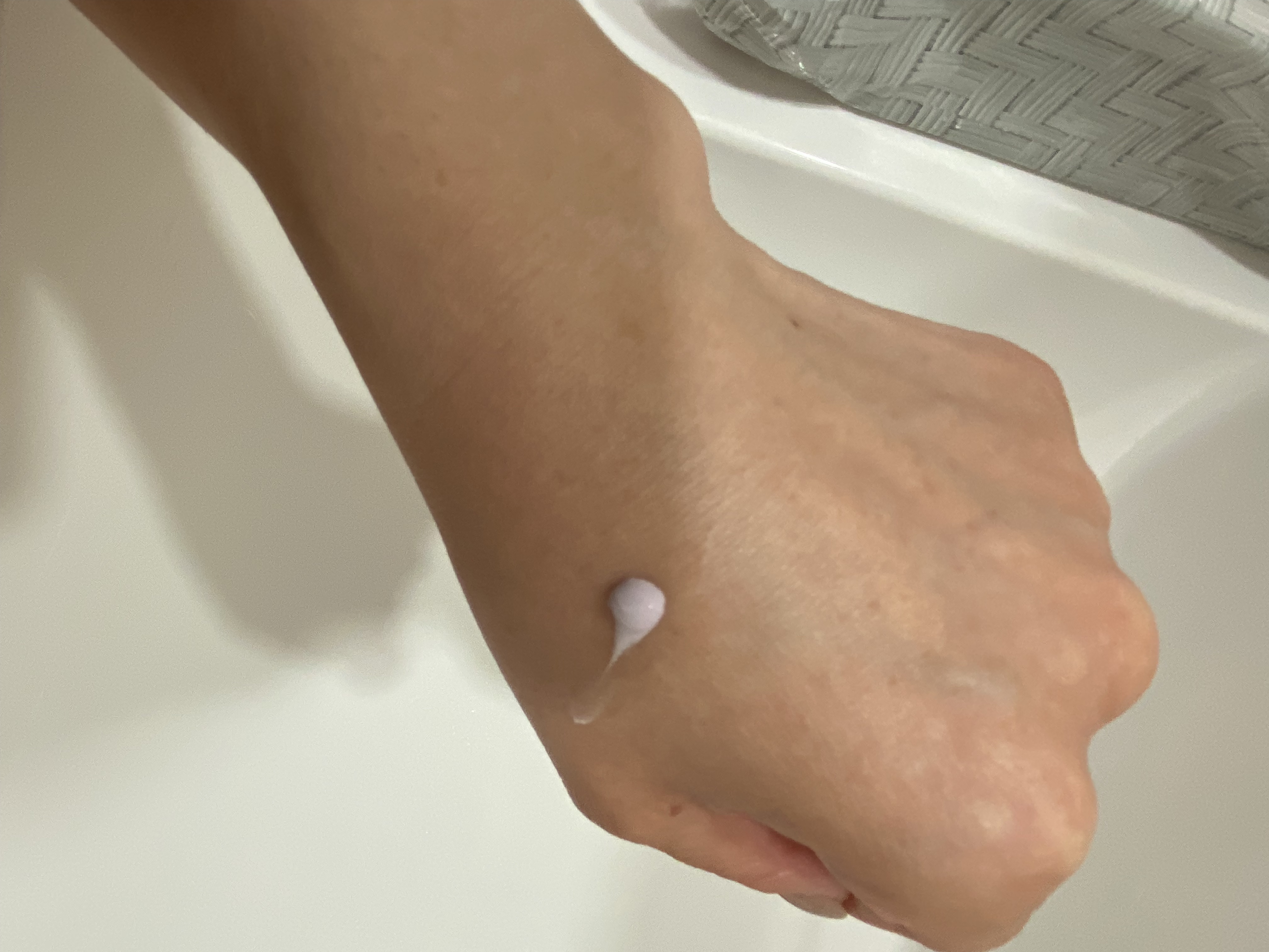 サンカットR トーンアップUV エッセンス ラベンダー/サンカット®/日焼け止めローションを使ったクチコミ（3枚目）