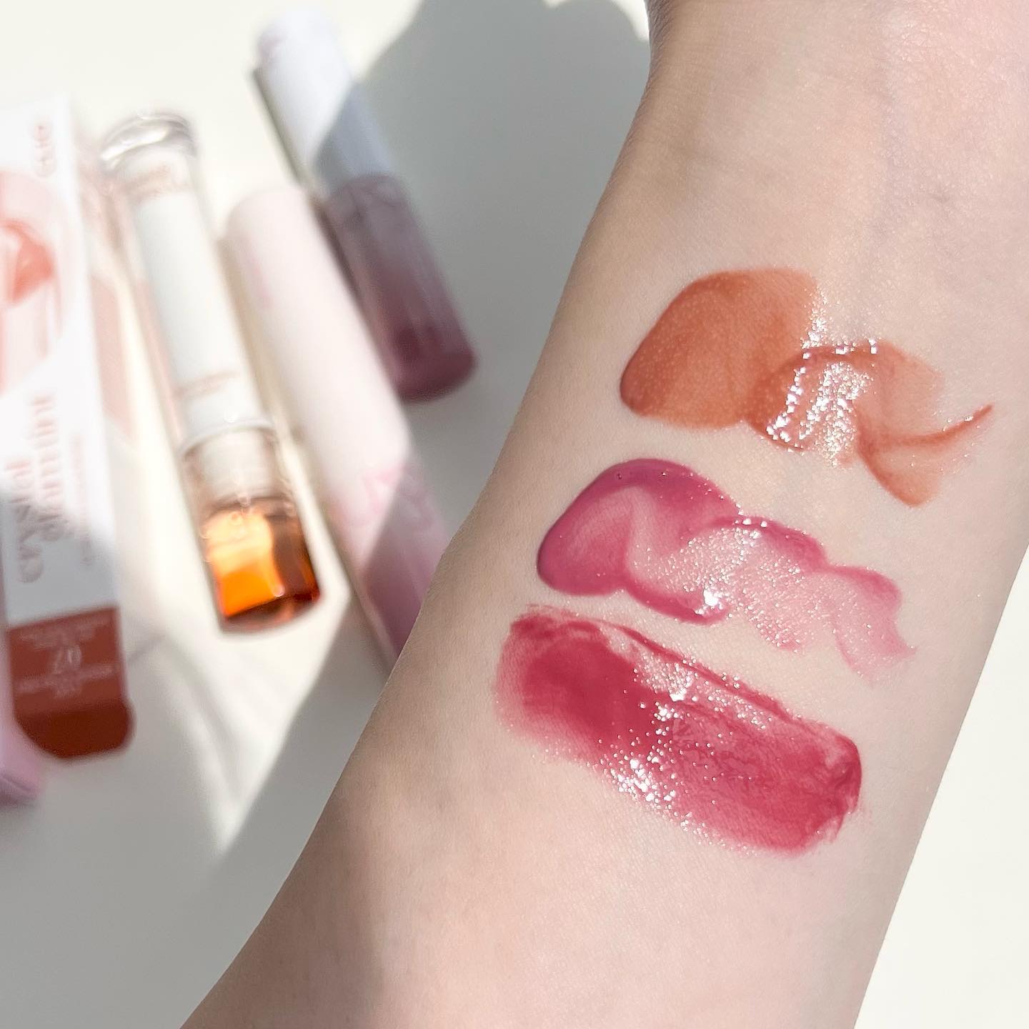 ジューシーラスティングティント/rom&nd/リップティントを使ったクチコミ（2枚目）