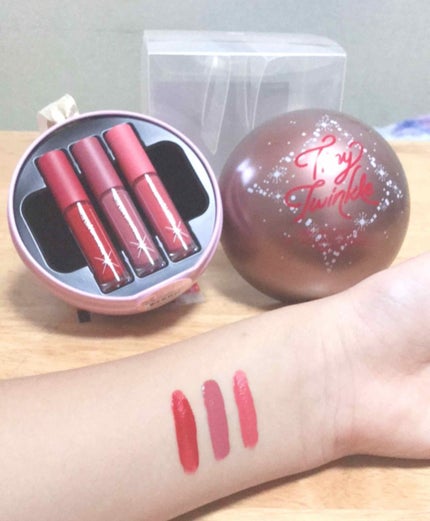 タイニートゥインクル ミニマットシックリップラッカーオーナメント/ETUDE/口紅を使ったクチコミ(2枚目)