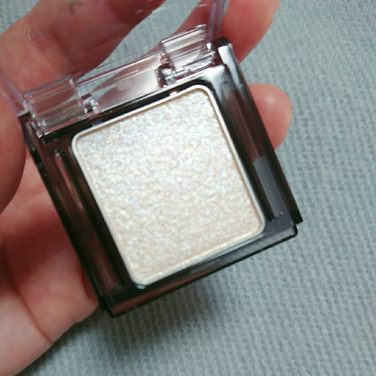  シアー グリッターアイズ/KiSS/単色アイシャドウを使ったクチコミ（2枚目）