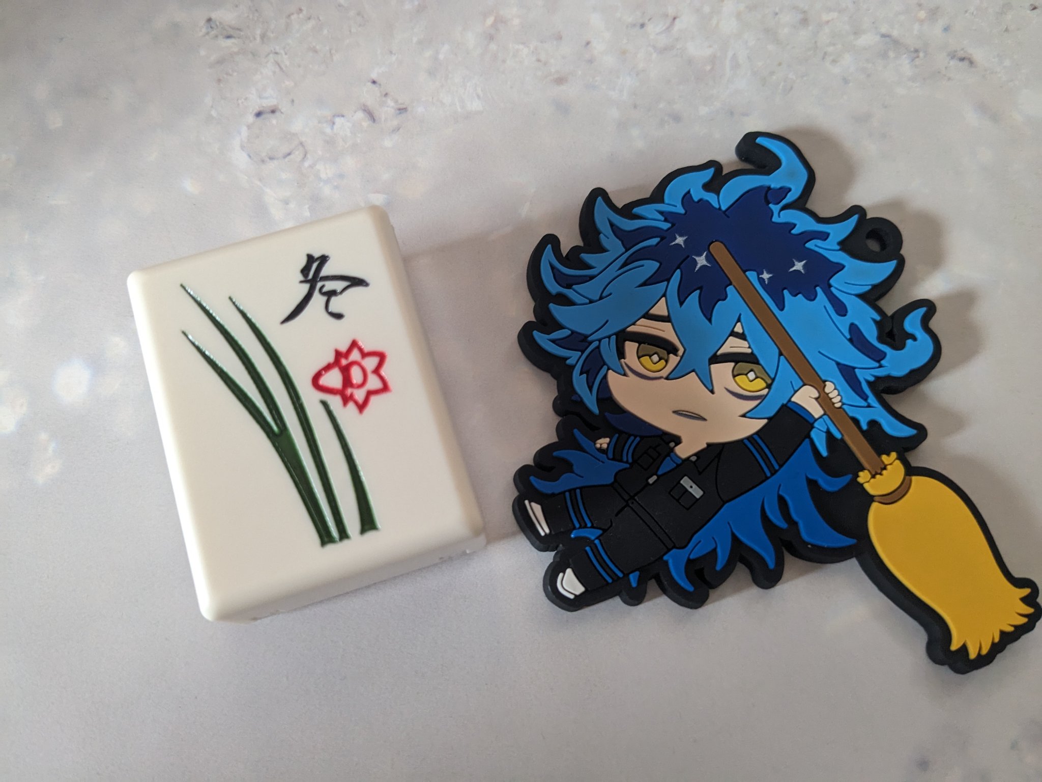 麻雀アイシャドウ 冬【フユ】メタリリックスノー/和粧/単色アイシャドウを使ったクチコミ（1枚目）