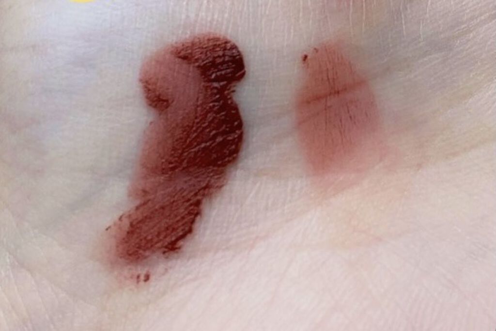 リトルエンジェルフェザーマットリップ/FlowerKnows/口紅を使ったクチコミ（2枚目）