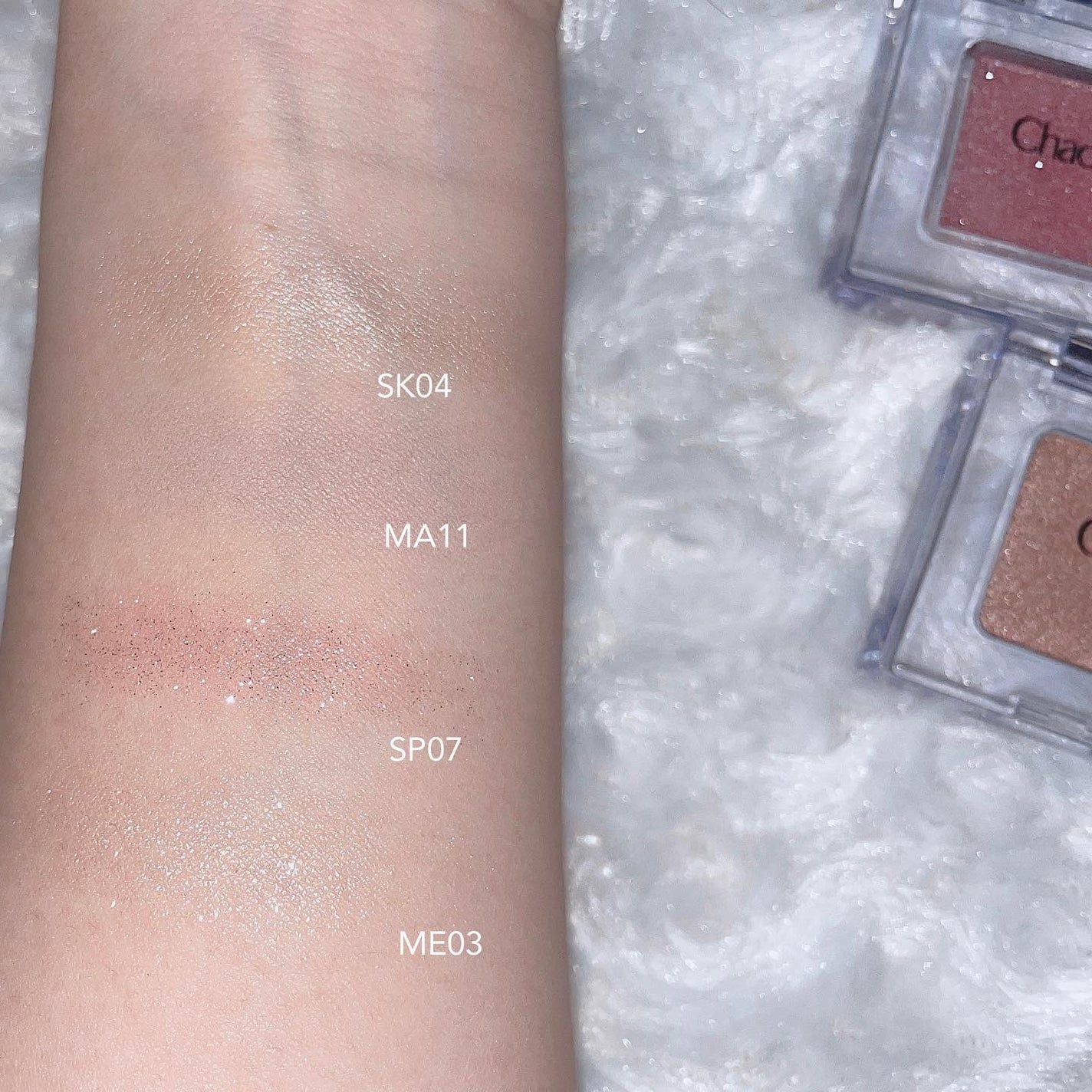 マルチカラーバリエーション マット/チャコット・コスメティクス/単色アイシャドウを使ったクチコミ(5枚目)