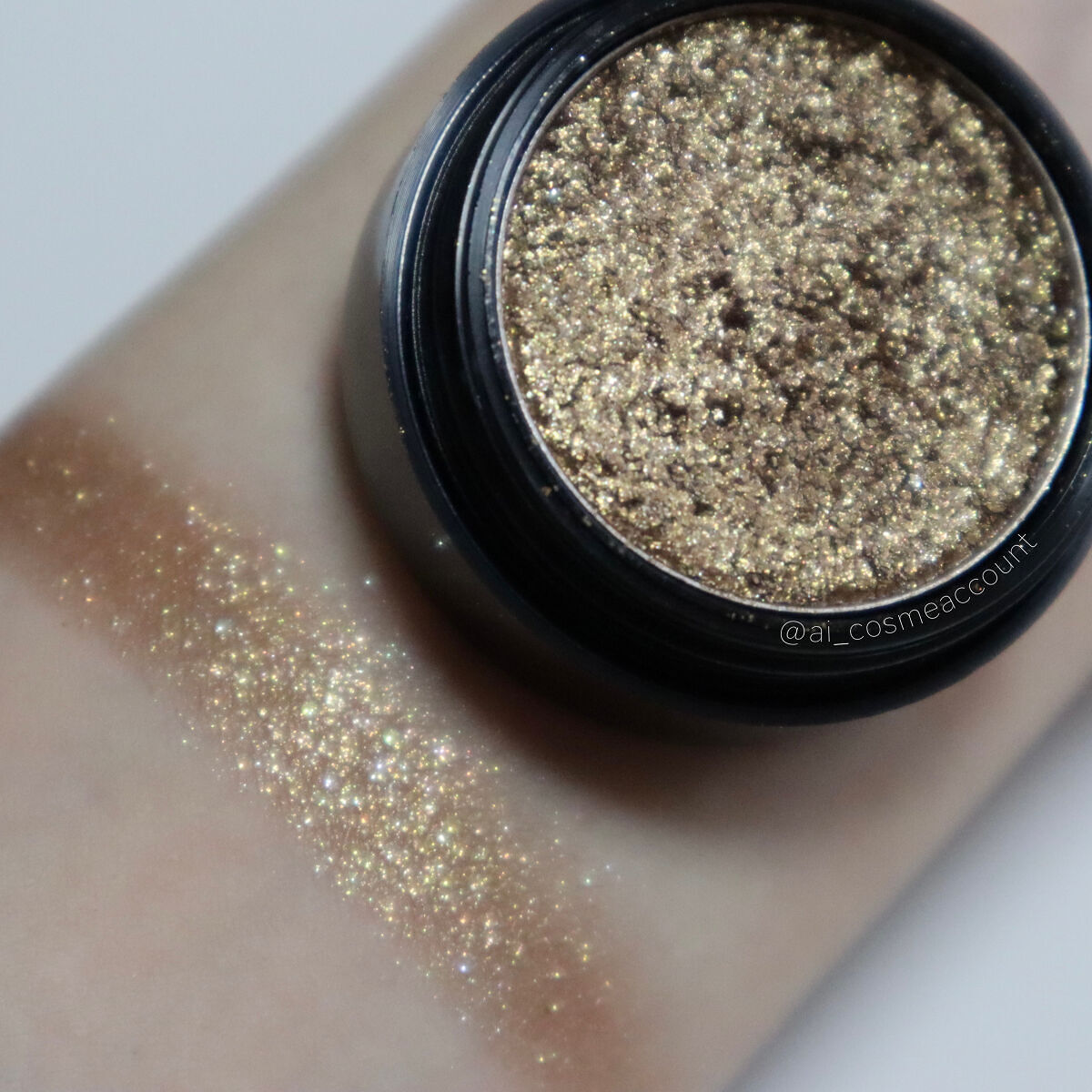 セルフィーフィックスピグメント 03 ピンナップ/Witch's Pouch/単色アイシャドウを使ったクチコミ（3枚目）