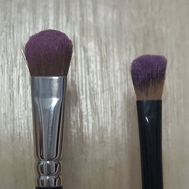 UR GLAM　EYESHADOW BRUSH A/U R GLAM/メイクブラシを使ったクチコミ（2枚目）