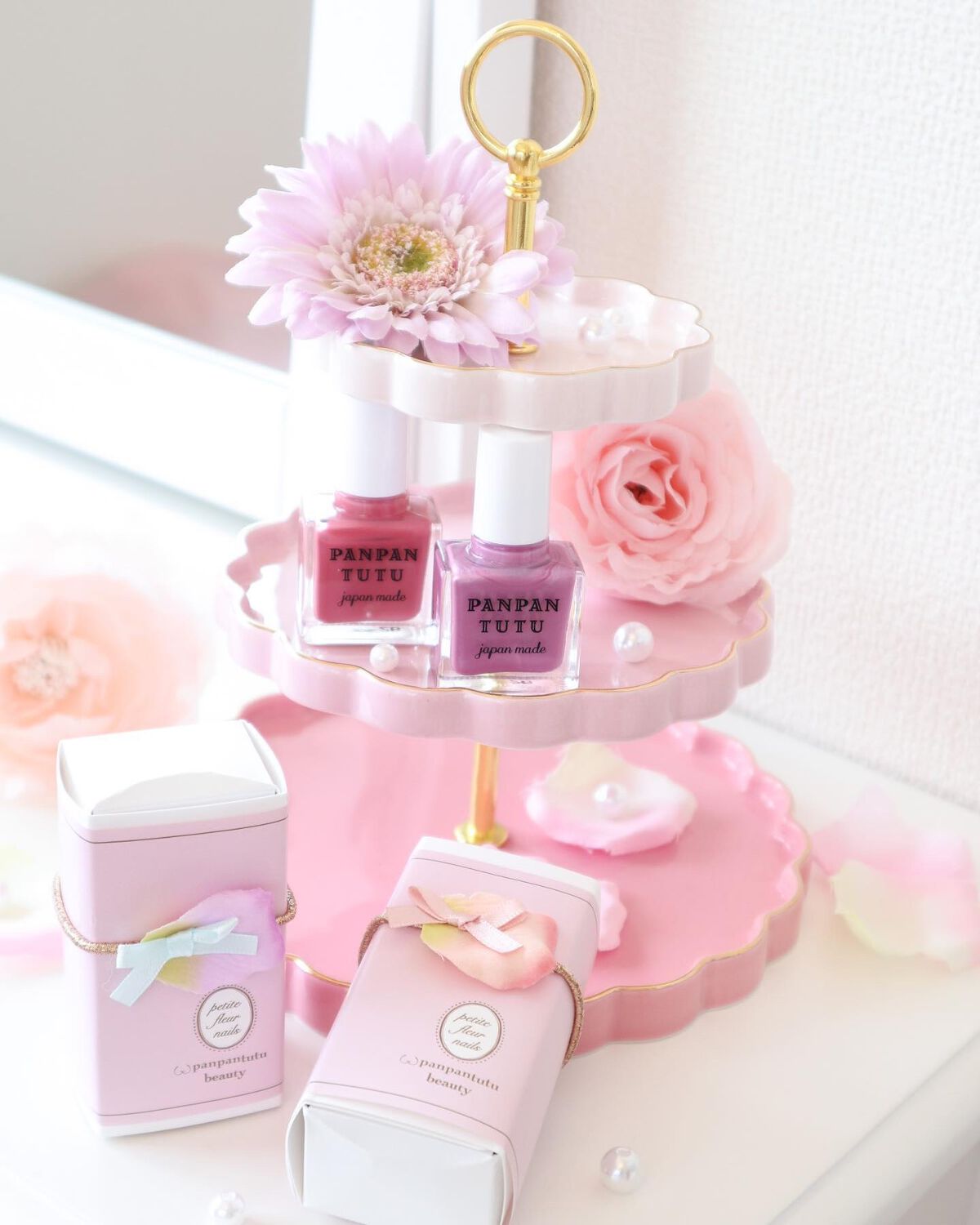 𝑀𝑒𝑖𝑦𝑢𝑒 on LIPS 「🎀パンパンチュチュ様のプチフルールネイルズ💐💕6歳の娘がアンバ..」(2枚目)