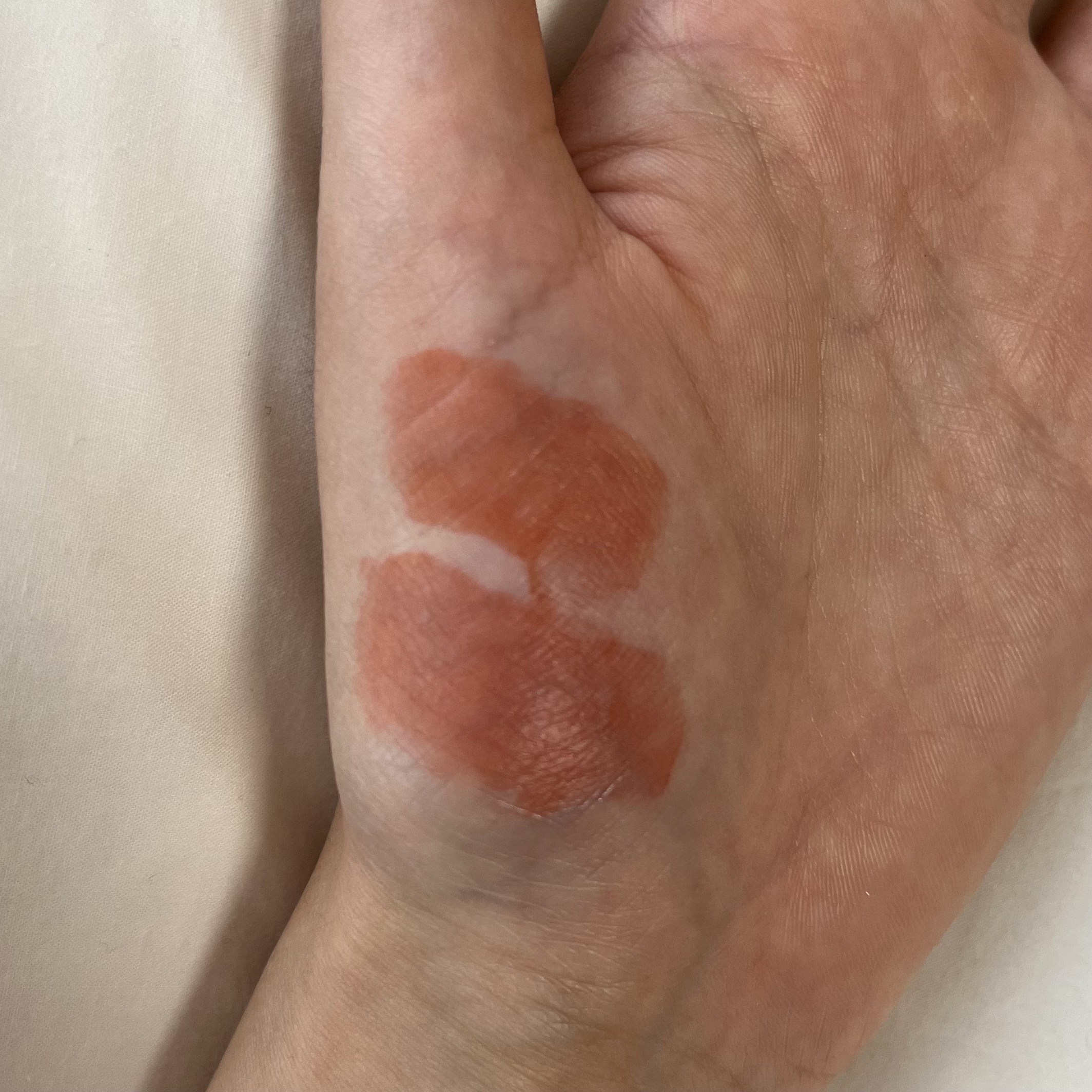 デュイジェルグロウティント 03 チルアップコーラル/wakemake/リップティントを使ったクチコミ（3枚目）