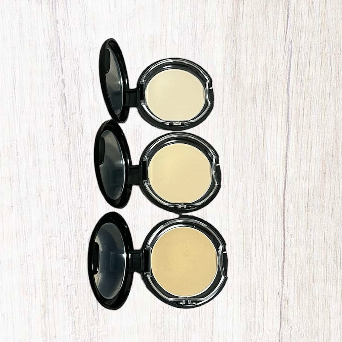 ブラーパウダーパクト/ABOUT TONE/プレストパウダーを使ったクチコミ(3枚目)