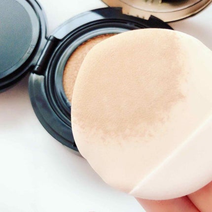 フローレス ルミエール ラディアンス パーフェクティング クッション/ローラ メルシエ/クッションファンデーションを使ったクチコミ(3枚目)