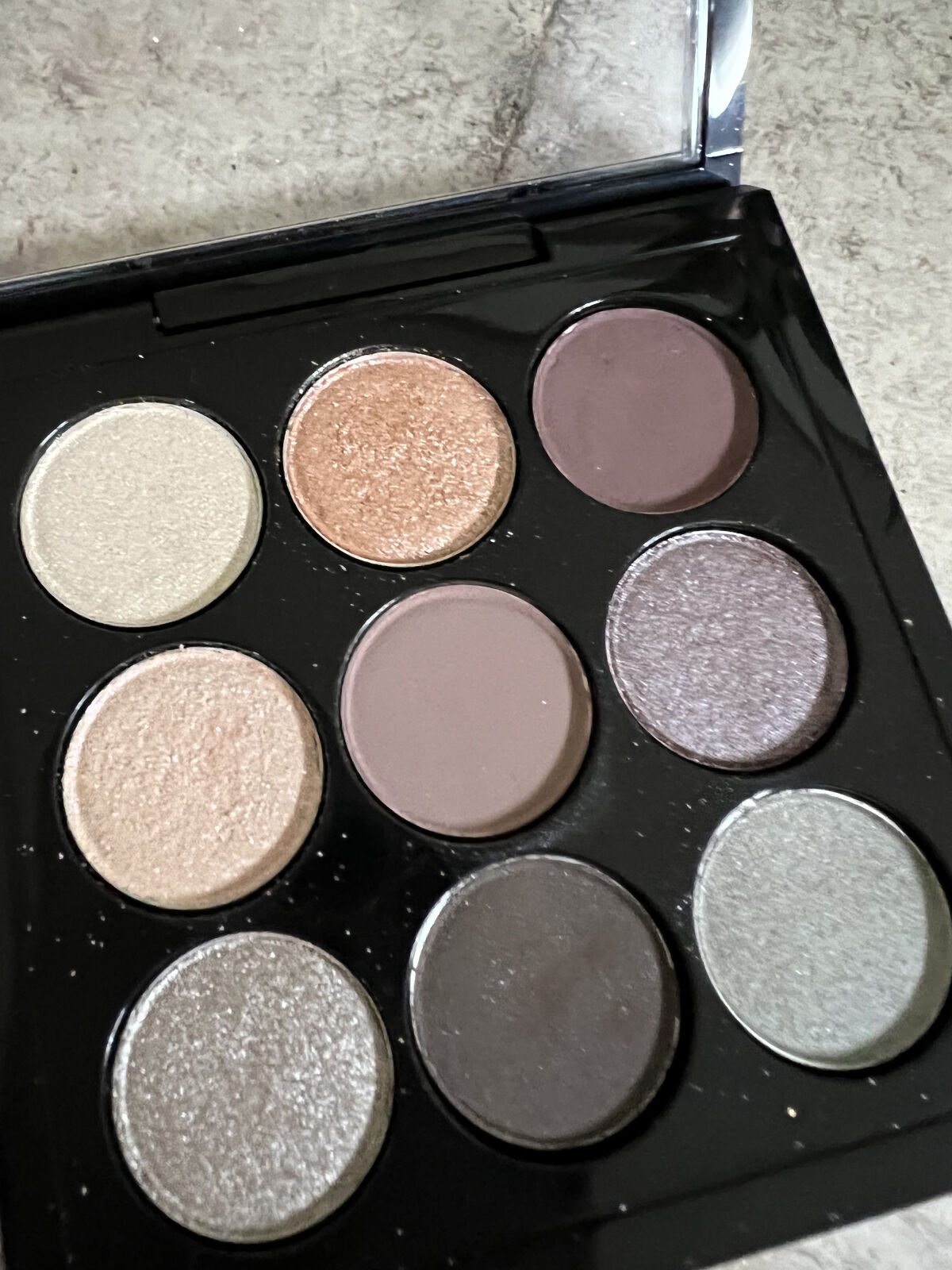 スモール アイシャドウ×9 ソーラー グロー タイムズ ナイン/M・A・C/アイシャドウパレットを使ったクチコミ（3枚目）