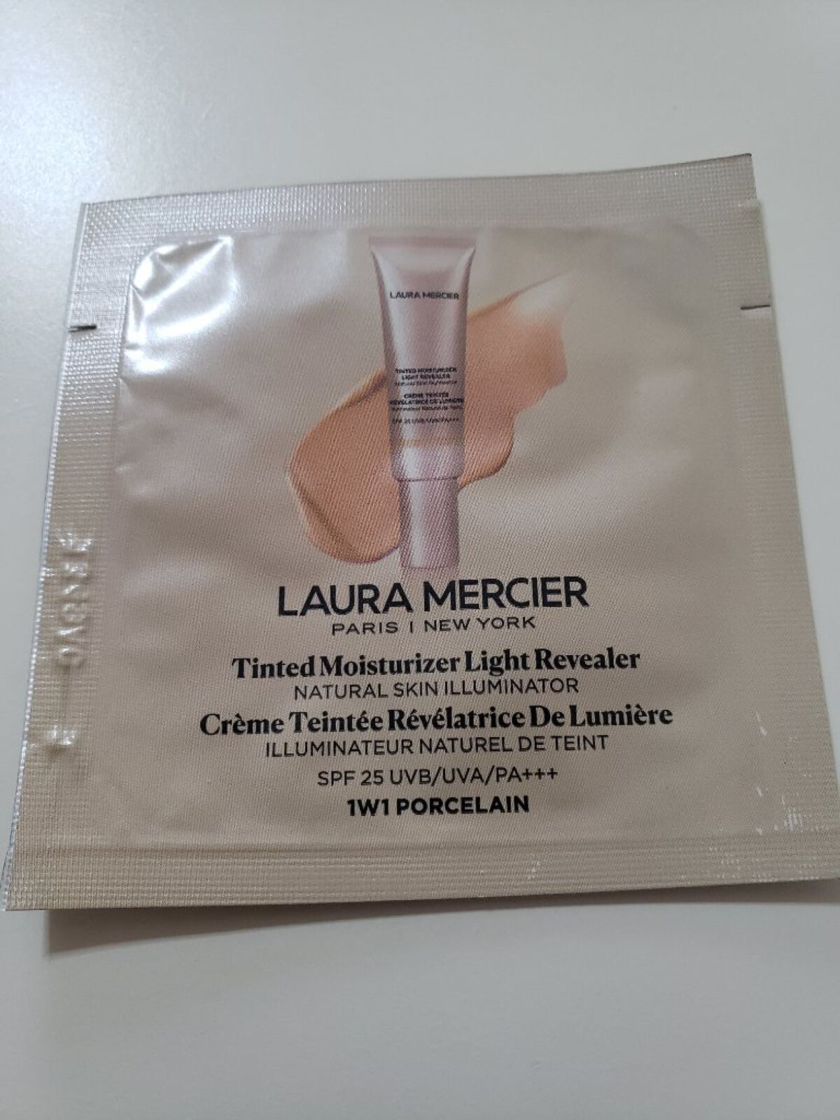 ティンティド モイスチャライザー ライト リビーラー/ローラ メルシエ/クリーム・エマルジョンファンデーションを使ったクチコミ（1枚目）