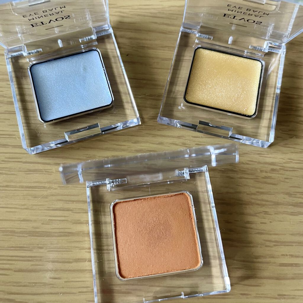 ミネラルマルチパウダー ミモザオレンジ/エトヴォス/単色アイシャドウを使ったクチコミ（2枚目）