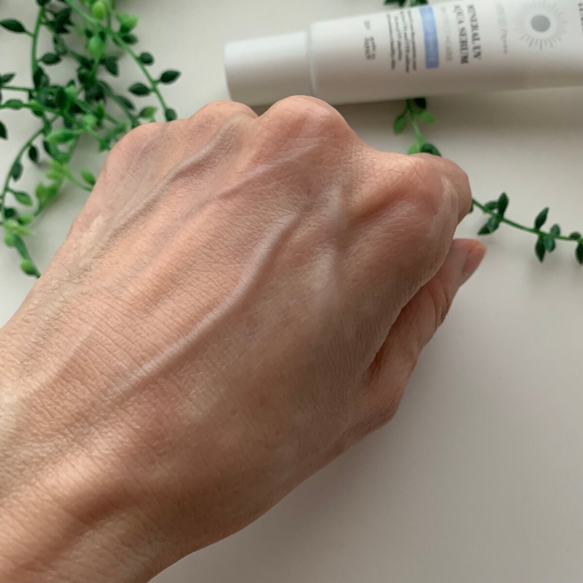 ミネラルUVアクアセラム/エトヴォス/美容液を使ったクチコミ(4枚目)